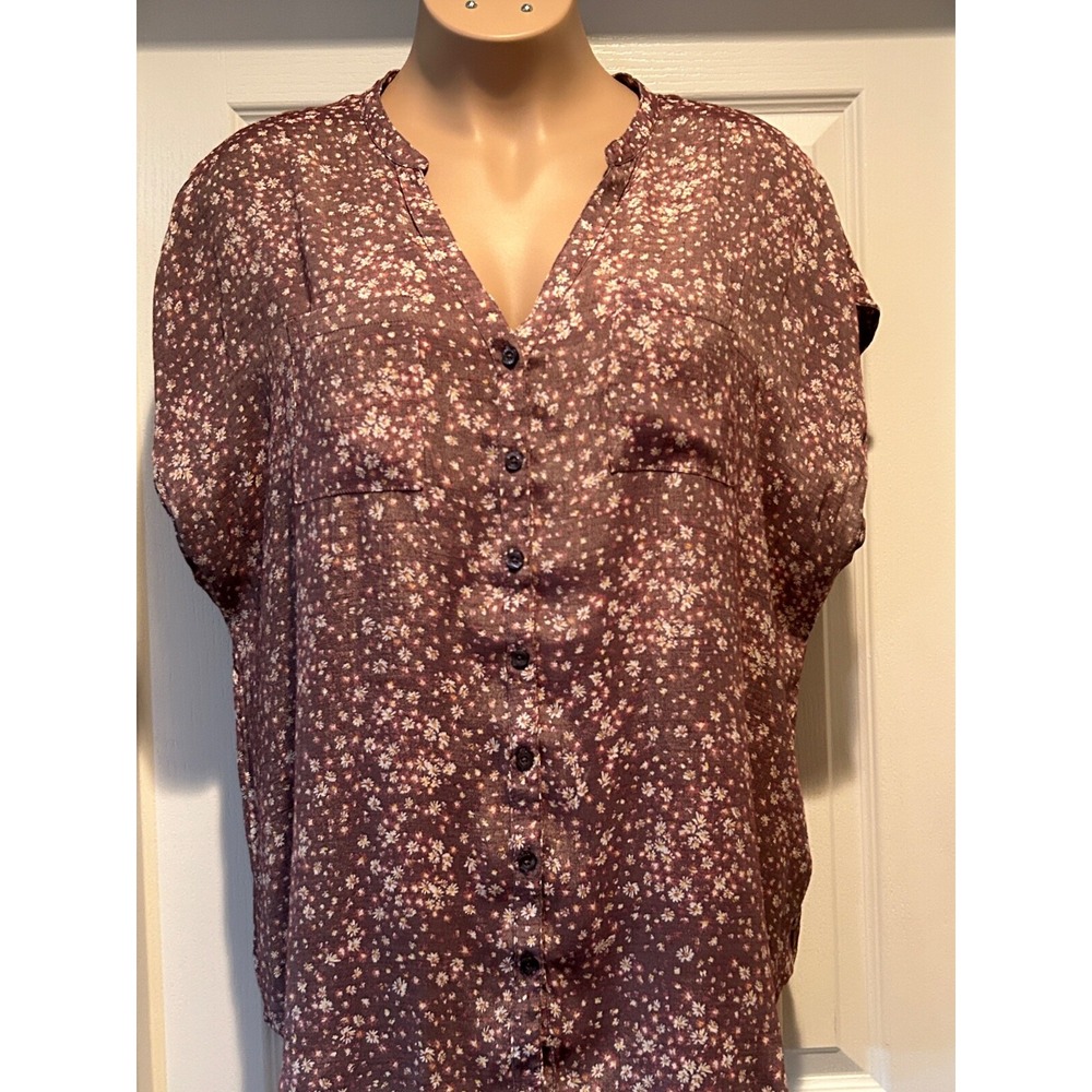 Torrid Womens Plus 3X Floral Lavender V Neck Button Down Top Short Sleeve Shirt